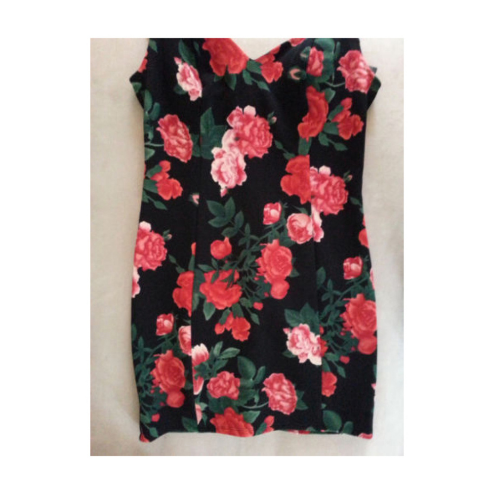 GUESS Claudia Red Floral Valentine's Day Sexy Date Night Dress - Picture 6 of 7